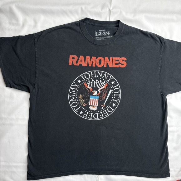 RAMONES t shirt large 1234 punk rock logo 100% cotton Official merchandise gabba - Picture 1 of 7